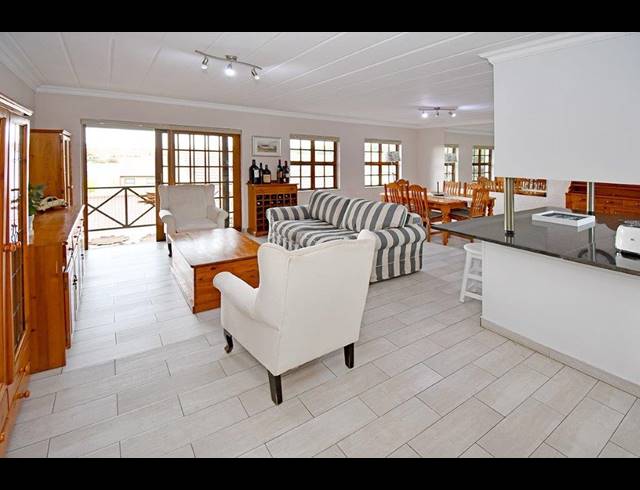 2 BEDROOM APARTMENT FOR SALE IN DOWERGLEN EXT 4